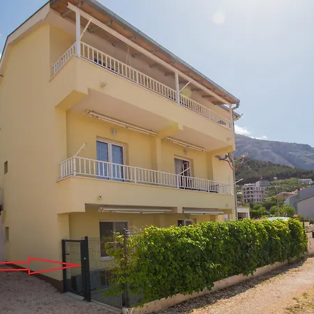 Domenika Apartment *