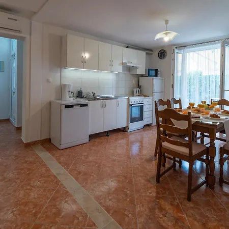 Apartment Domenika *